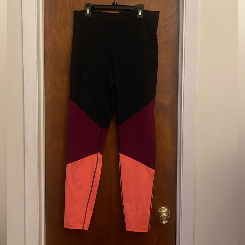 Old Navy Active Women's Leggings Black Burgundy Orange Go-Dry Colorblock